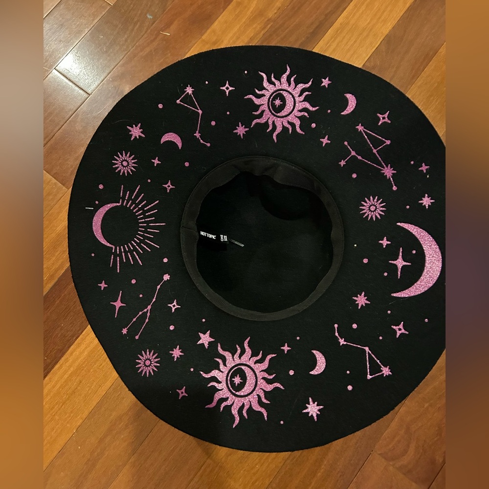 Black and Purple Celestial Wide Brim Floppy Hat NWT - Picture 5 of 7